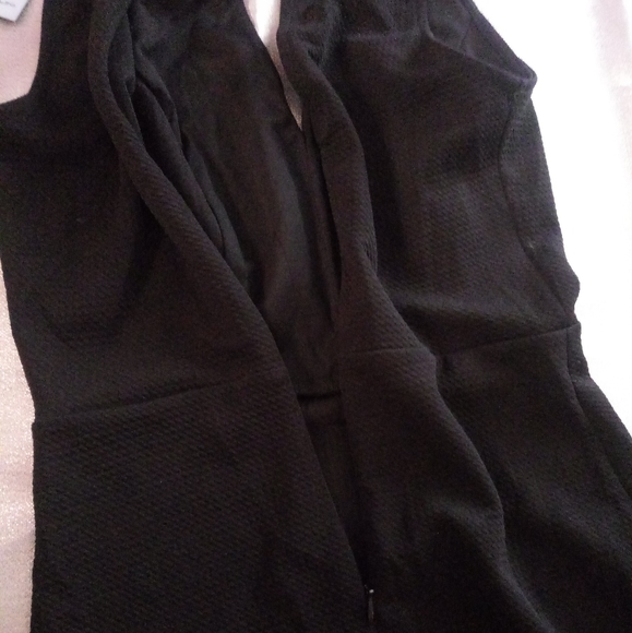 Soprano Fitted Black Mini Dress - Picture 4 of 5